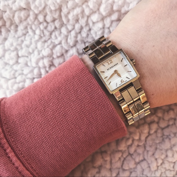 Burberry Accessories - PRICE DROP BURBERRY BU4725 Women's Signature Watch